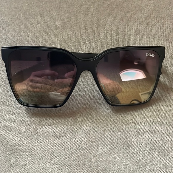 Quay Sunglasses - Picture 1 of 1
